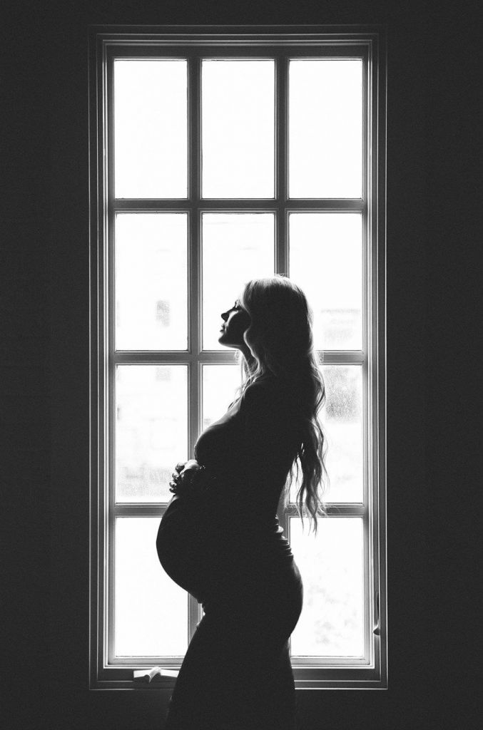 indoor maternity photography